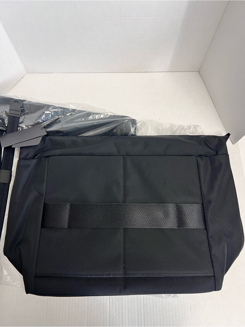 Black Ember WPT Tote Men's Bag with Shoulder Strap - Picture 2 of 3